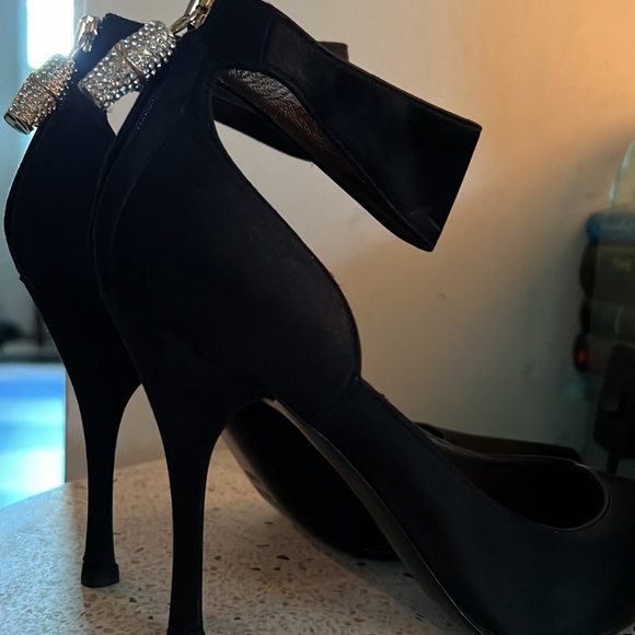 Gucci size 6.5 black satin high heel NWT - Picture 4 of 6